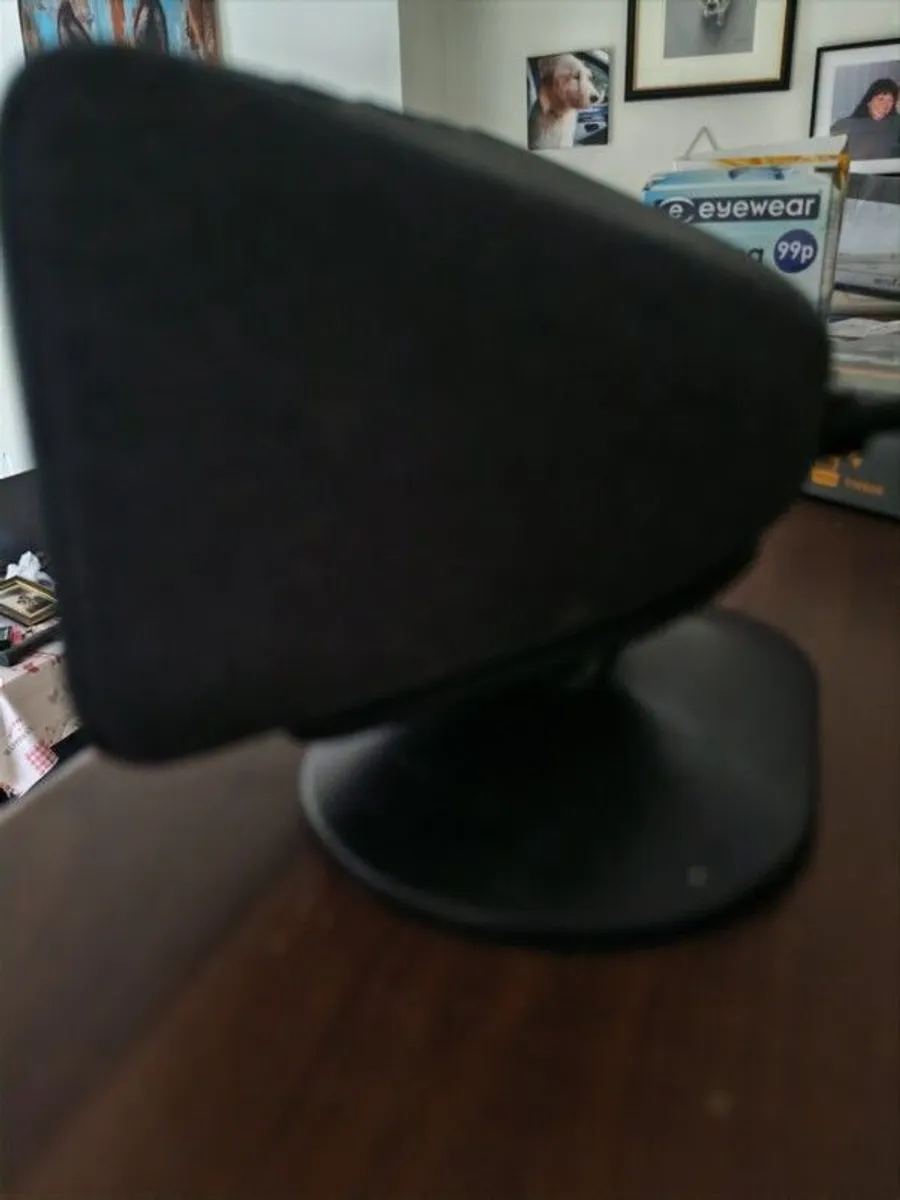 Amazon Echo show 5 newest gen with stand - Image 3