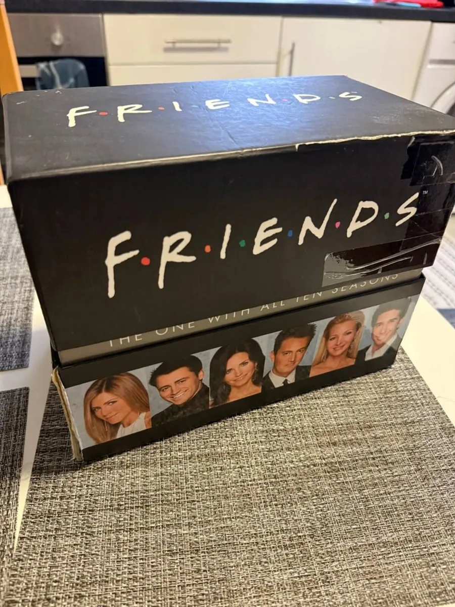 Friends: Complete Season 1-10 (30 Disc Box Set) - Image 1