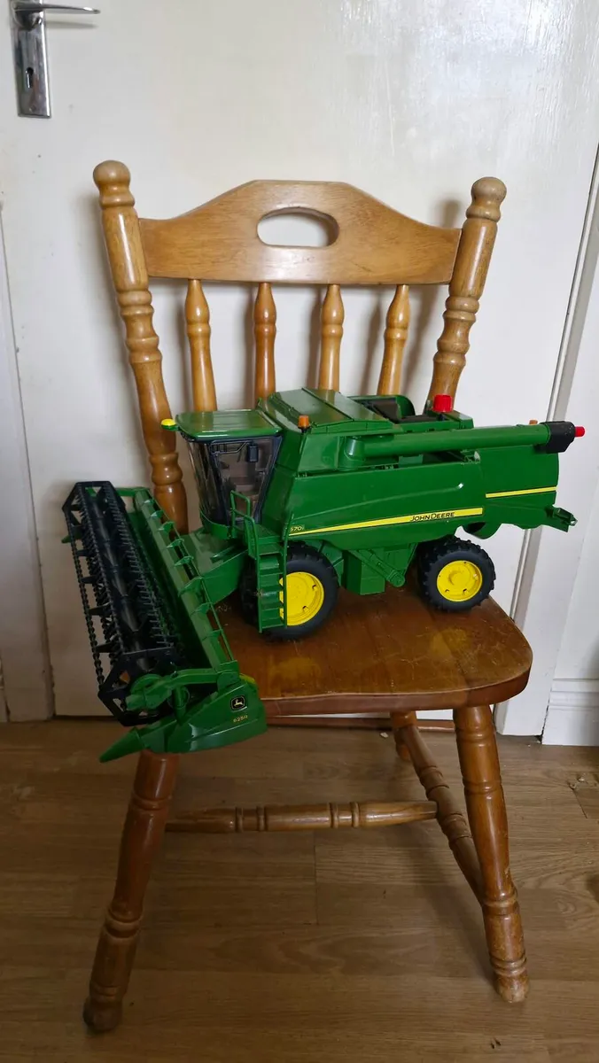 Toy tractors - Image 2