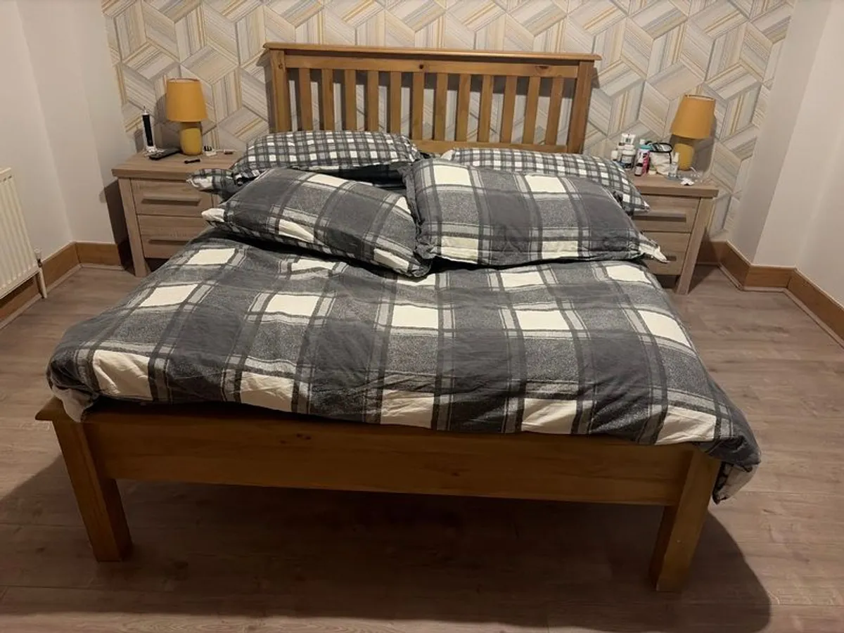 Double bed - Image 2