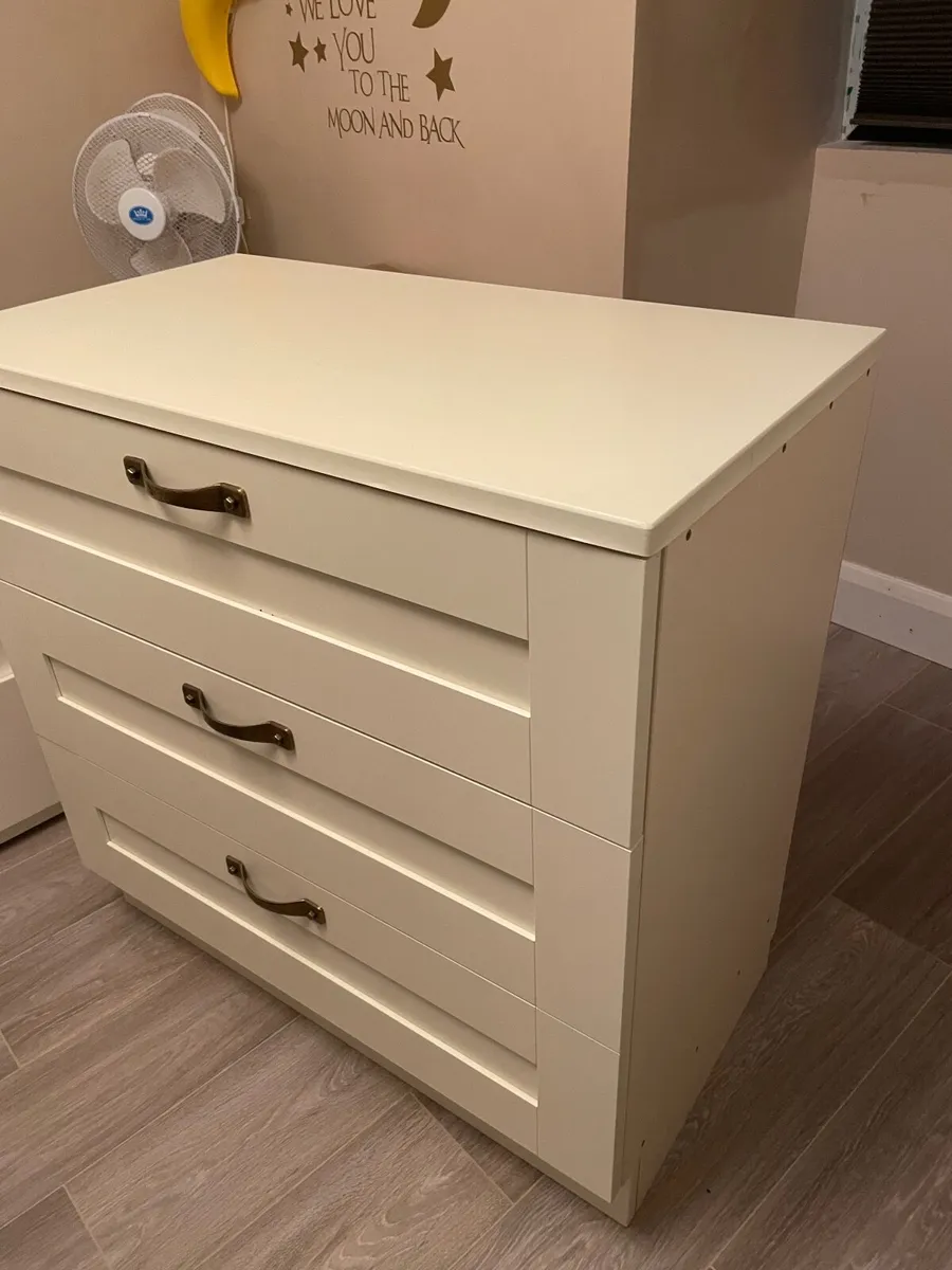 Chest of drawers - Image 2
