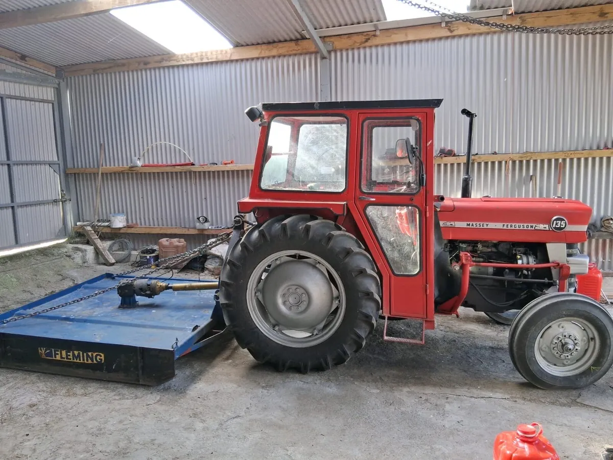 Vintage Massey Ferguson 135 - Image 2