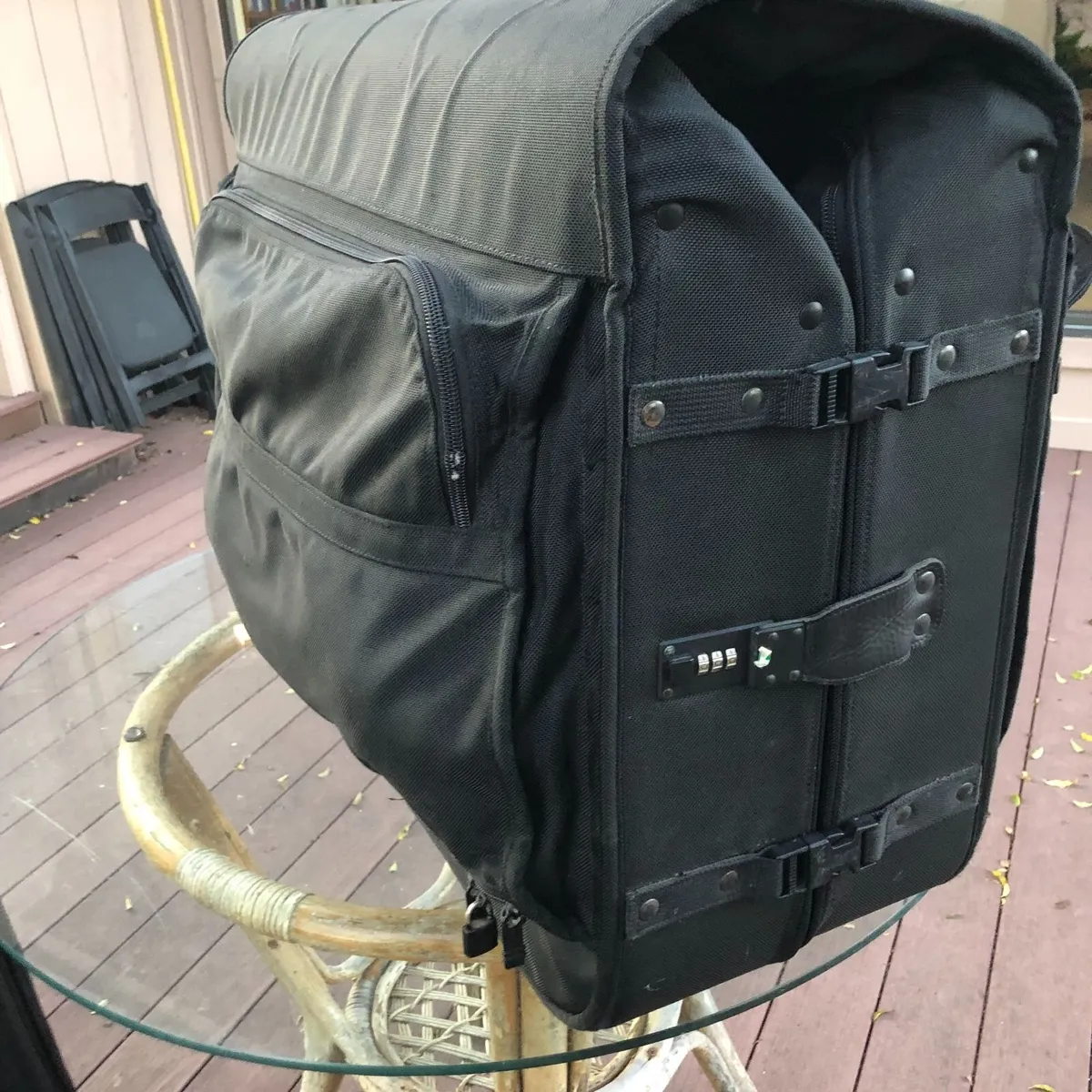 Tumi Luggage - Large Wardrobe - Image 3