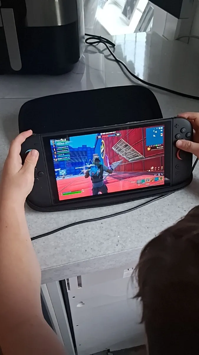 Nintendo switch 2 &screen protector - Image 1