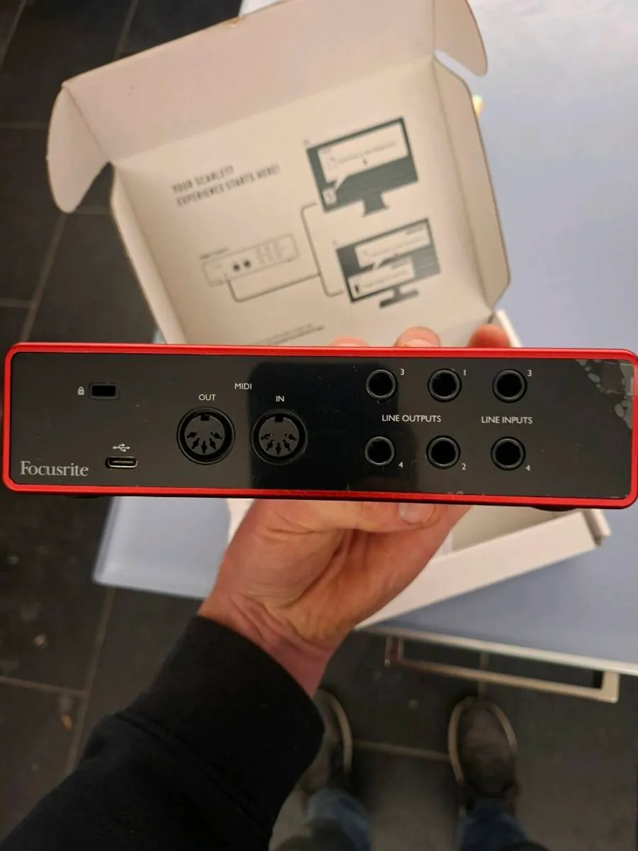 Focusrite 4i4 3rd gen audio interface - Image 4