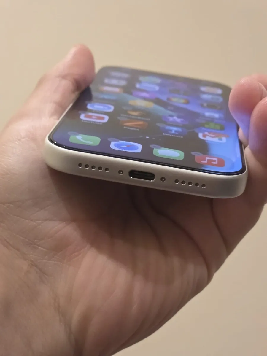 I phone 17 pro - Image 3