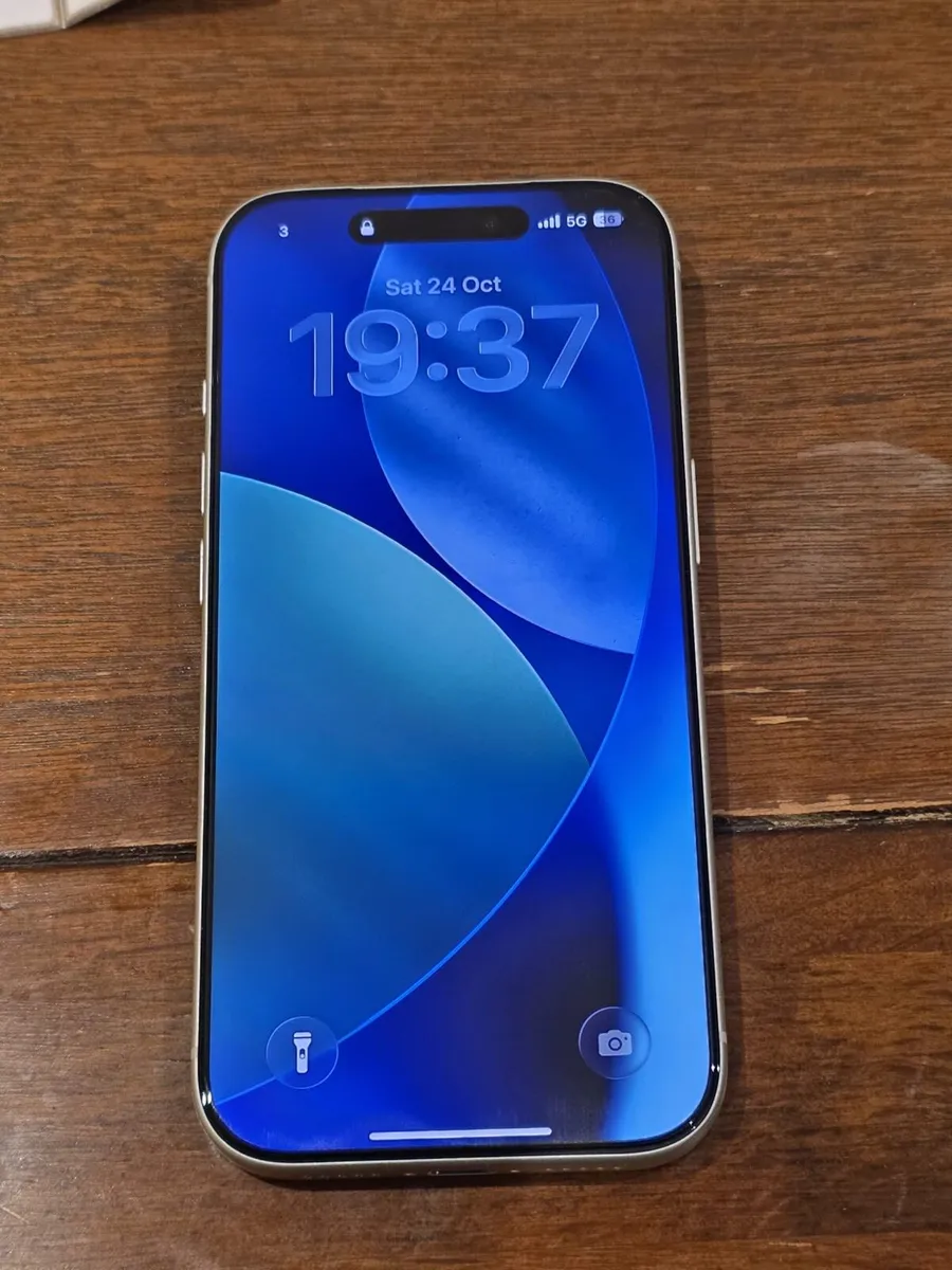 I phone 17 pro - Image 4