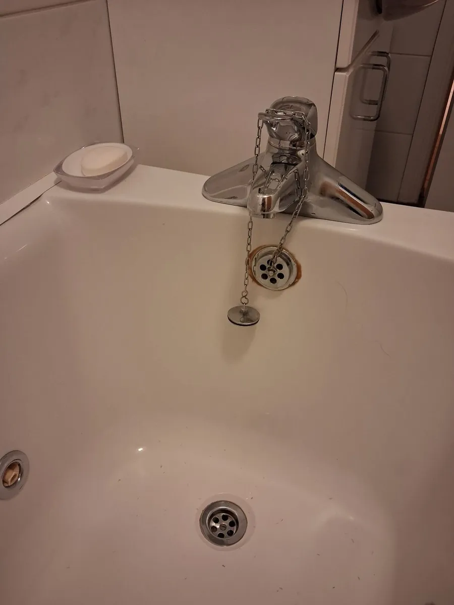 Bath tub - Image 2