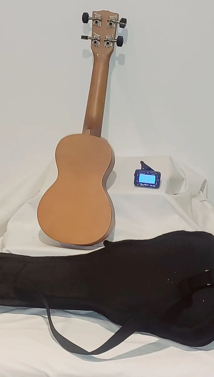 Korala UKS-32 Soprano Ukulele Starter Pack - Image 2