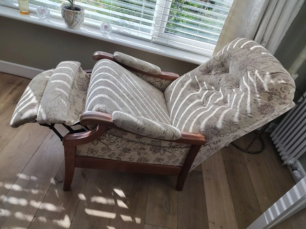 Single recliner and double couch set - Image 1