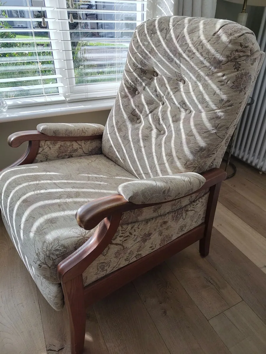 Single recliner and double couch set - Image 3