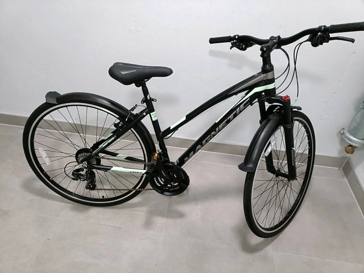 Ladies bike in new condition - Image 1