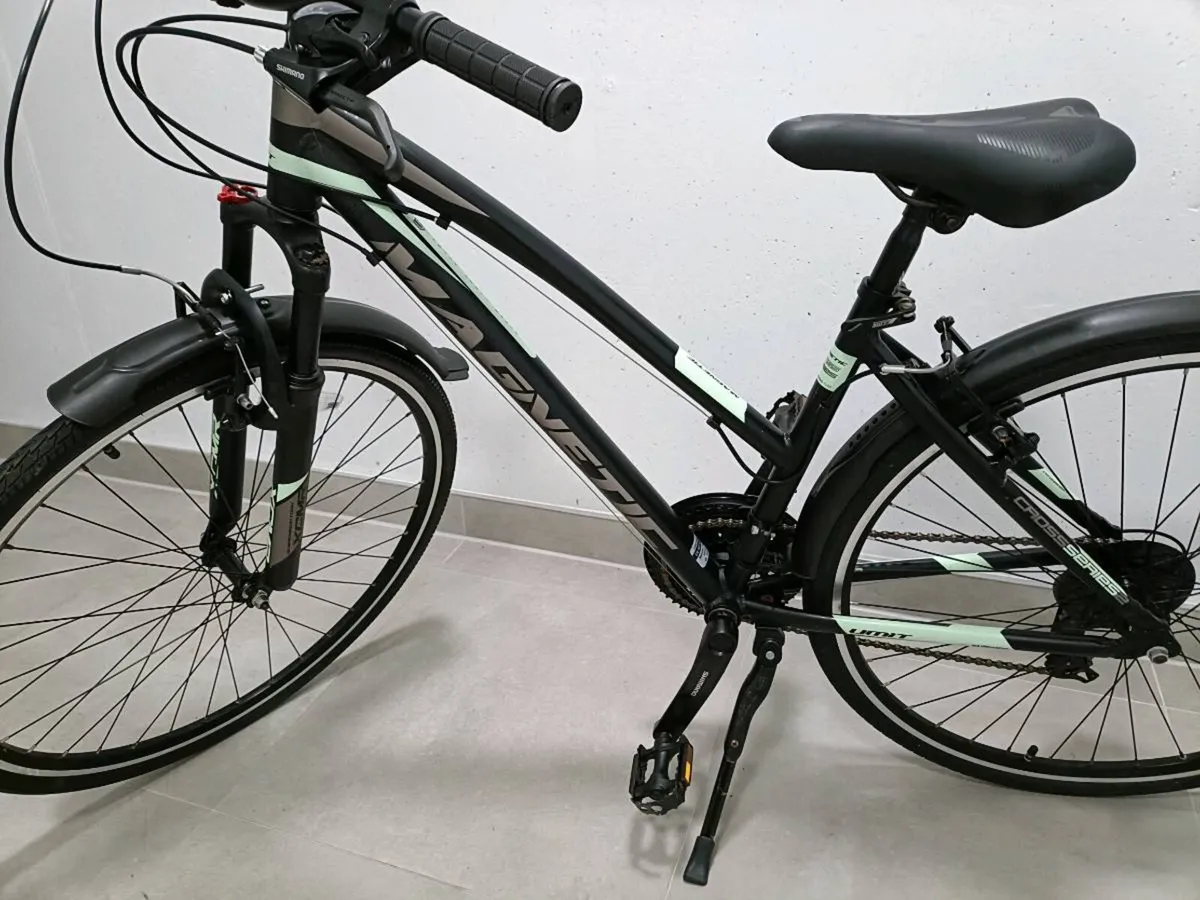 Ladies bike in new condition - Image 3