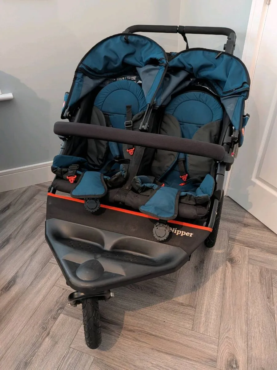 Out n' About Little Nipper double buggy - Image 1
