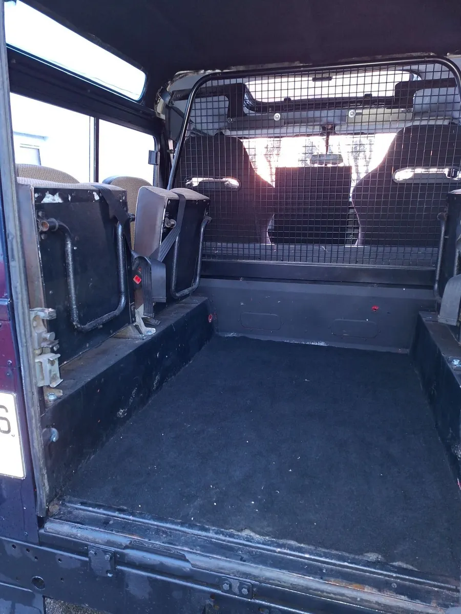 Land Rover Defender 1992 - Image 4