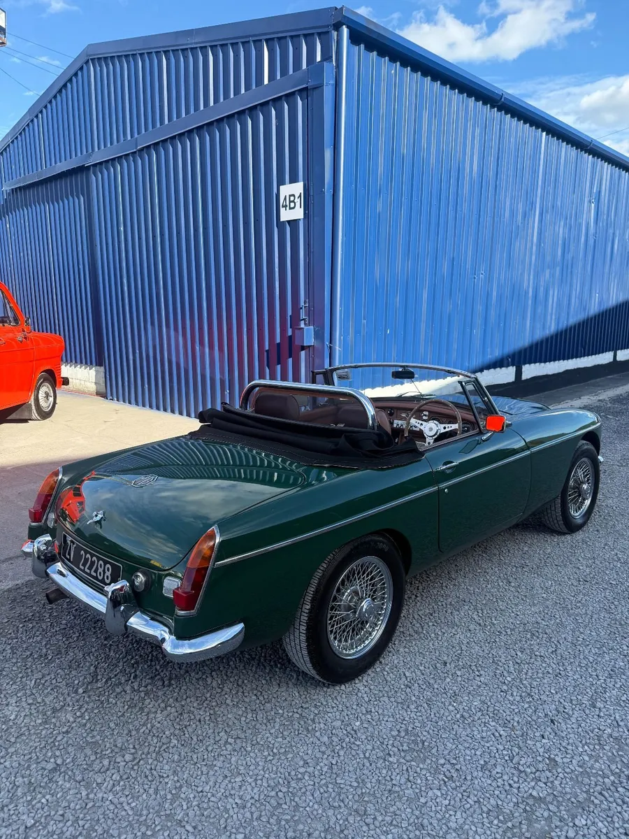 1969 MGB ROADSTER 3.5 V8 – BEAUTIFULLY RESTORED - Image 3