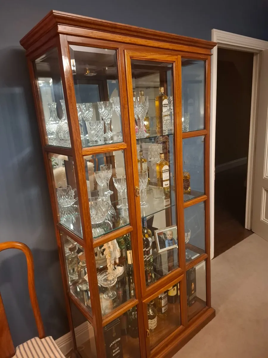 Display Cabinet - Image 1