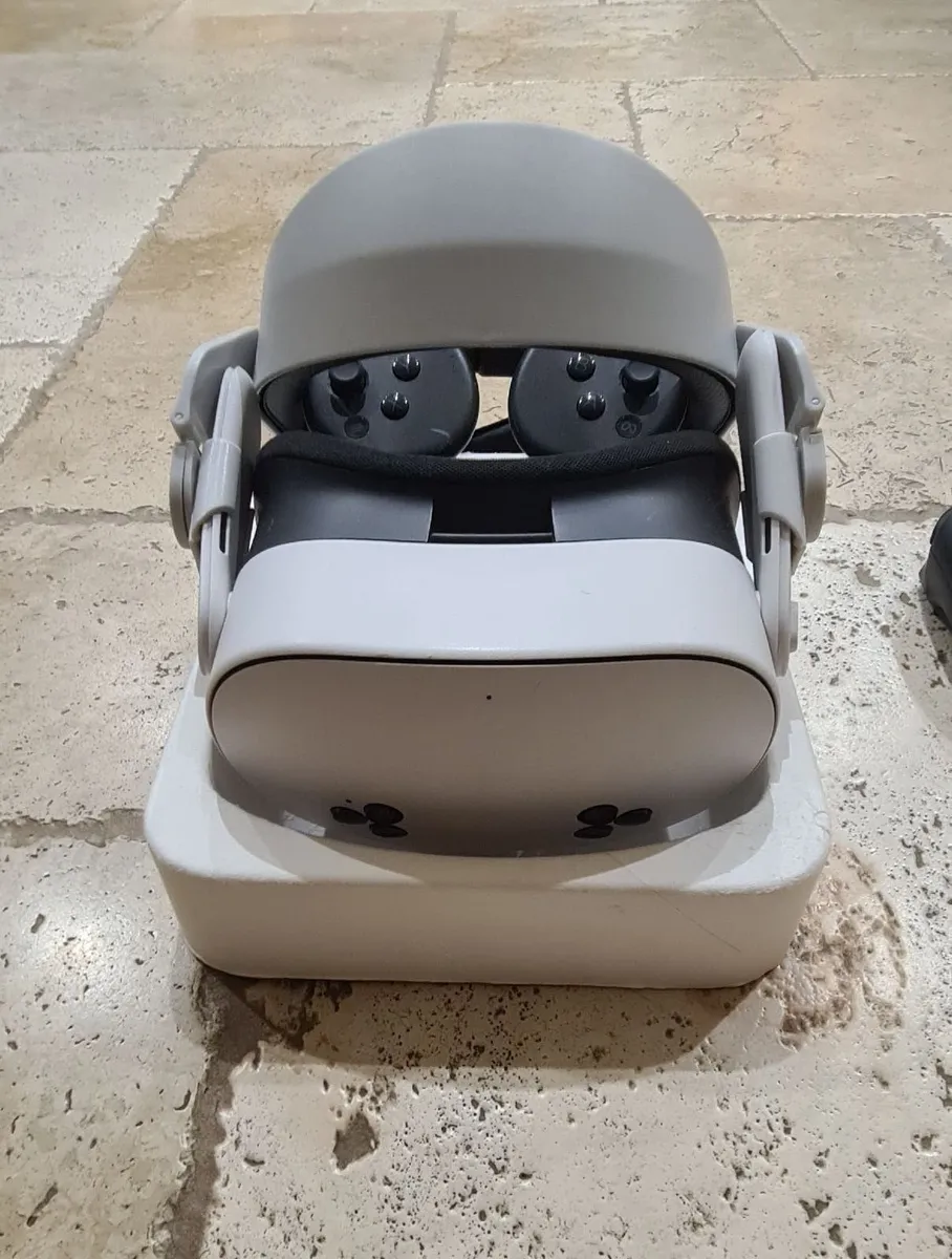 Meta Quest 3s, VR Headset, Gaming, - Image 2