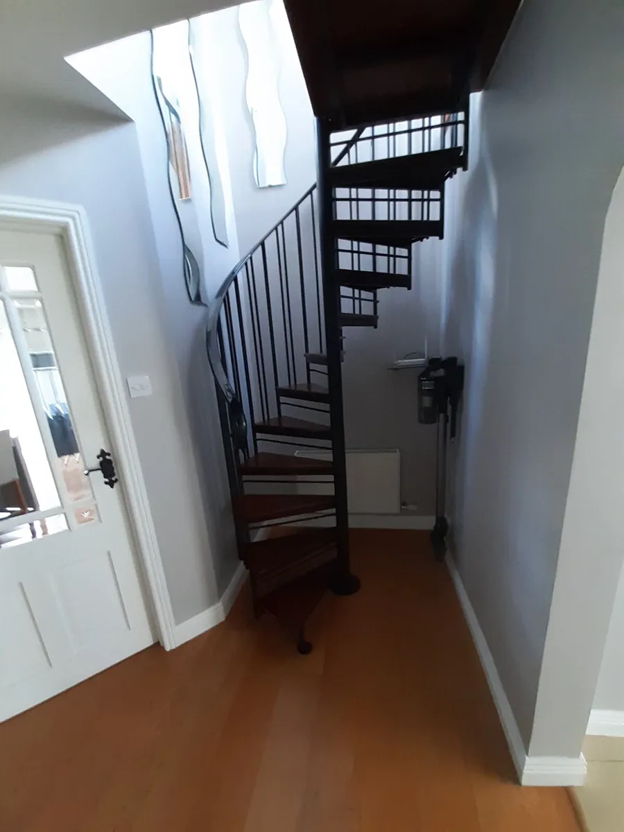 Spiral staircase - Image 2