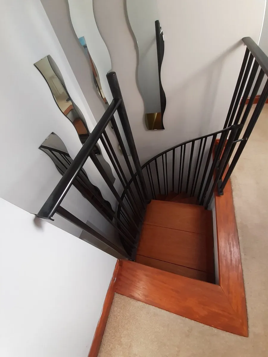 Spiral staircase - Image 3