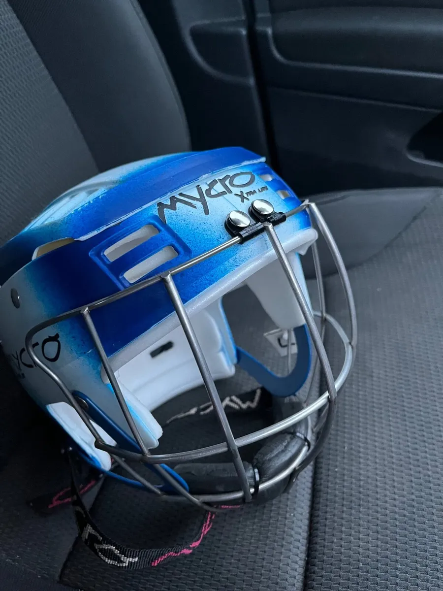 New hurling helmet - Image 1