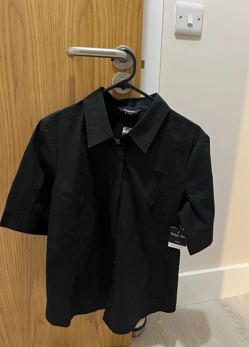 Blouse size 14 new - Image 1