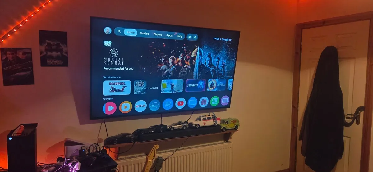 Sony Bravia 65" 4K Ultra HD with soundbar - Image 2