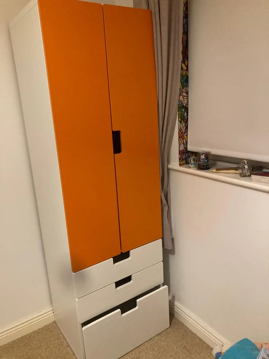 Kids' wardrobe - Image 1