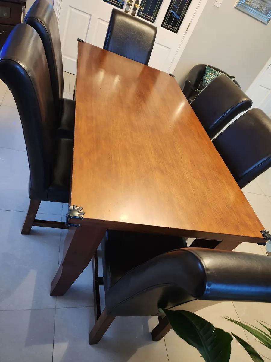 Table and 6chairs - Image 1