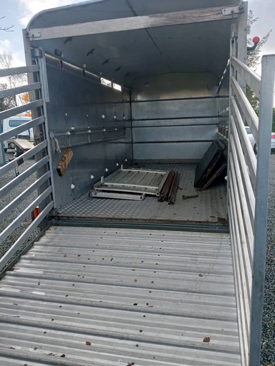 CATTLE TRAILER - Image 2