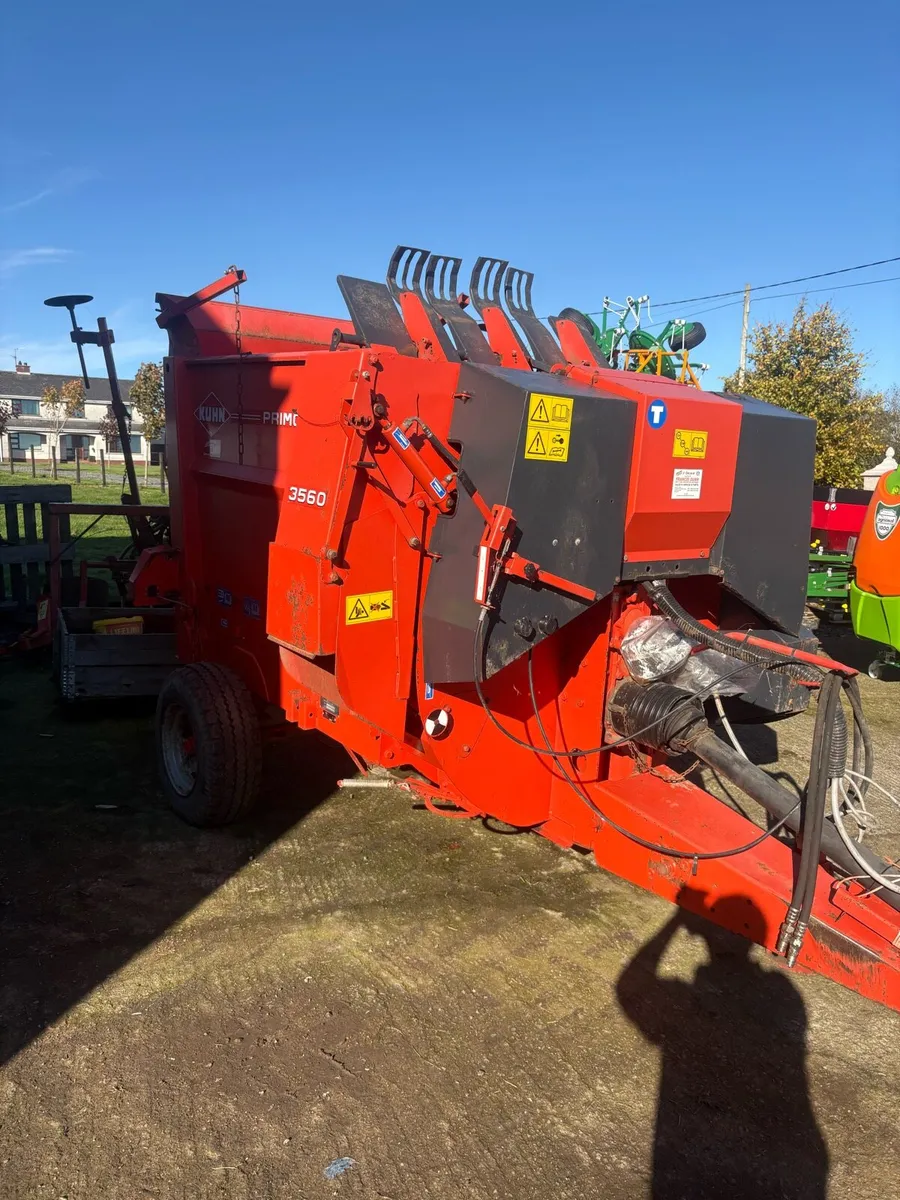 Kuhn straw chopper - Image 1