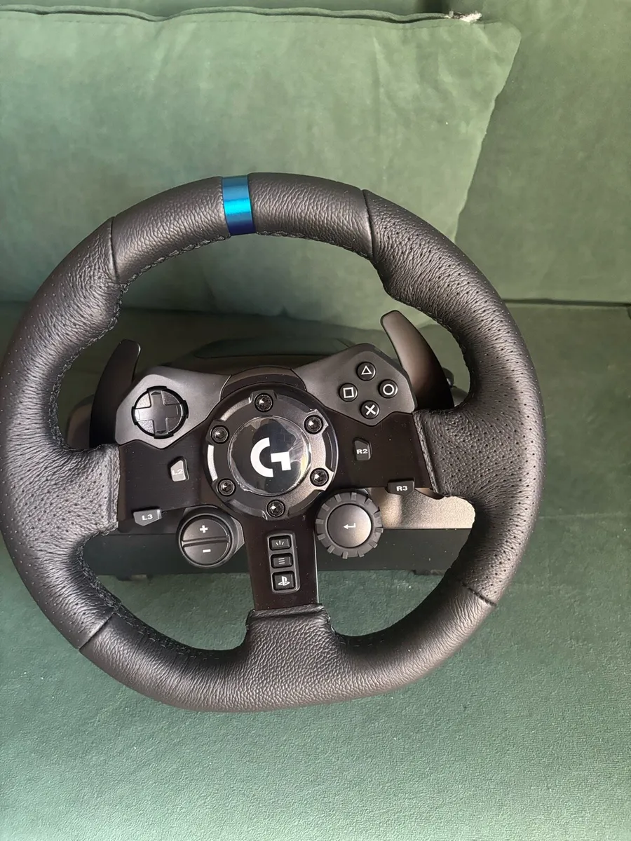 Logitech G923 steering wheel and pedals - Image 4