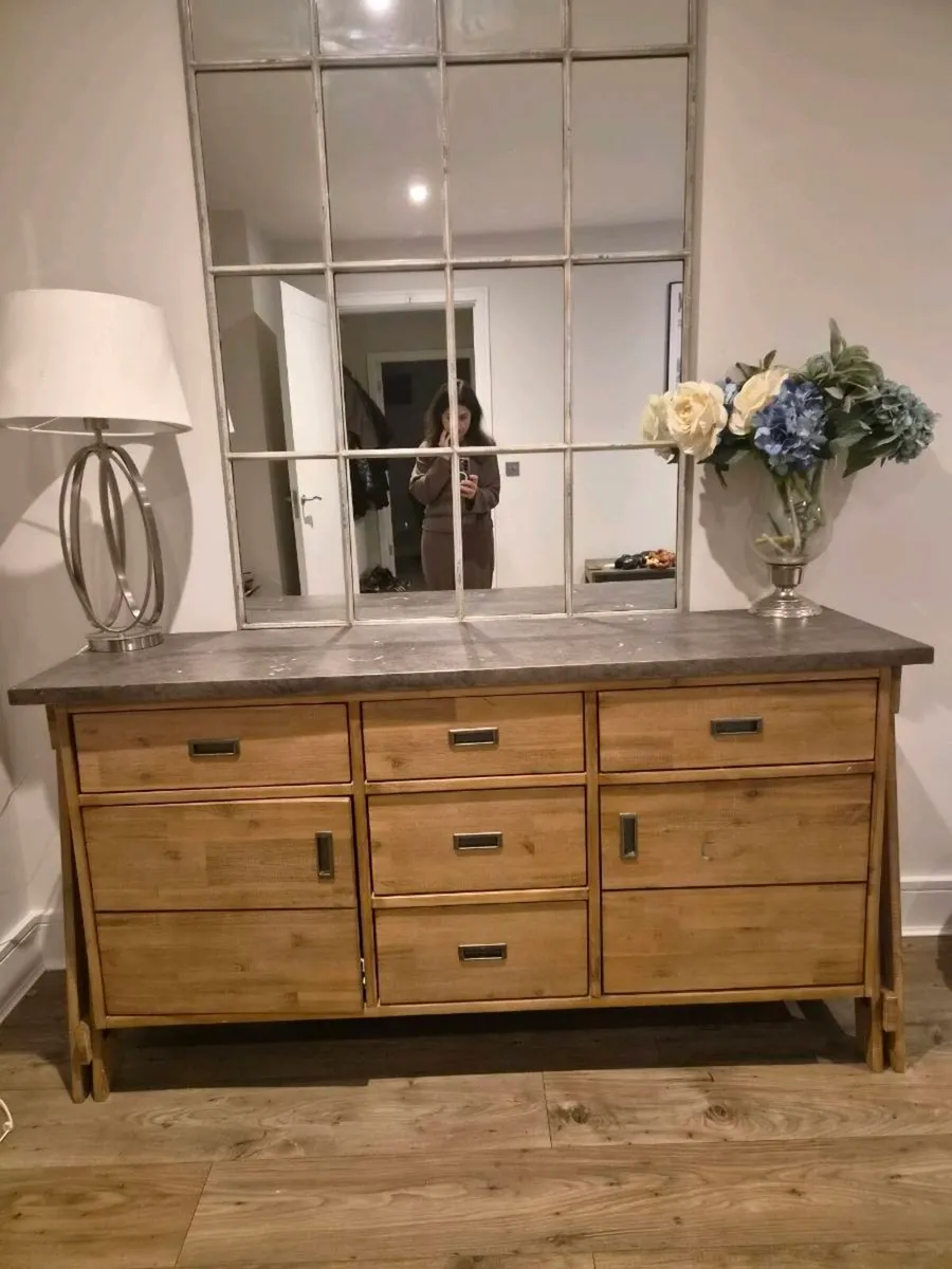 Console unit - Image 1