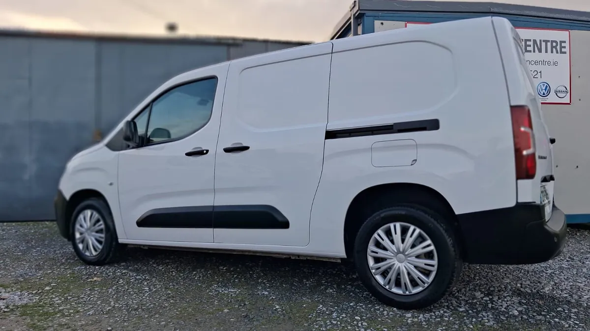 232 Citroen Berlingo 1.5 blue hdi Enterprise LWB - Image 3