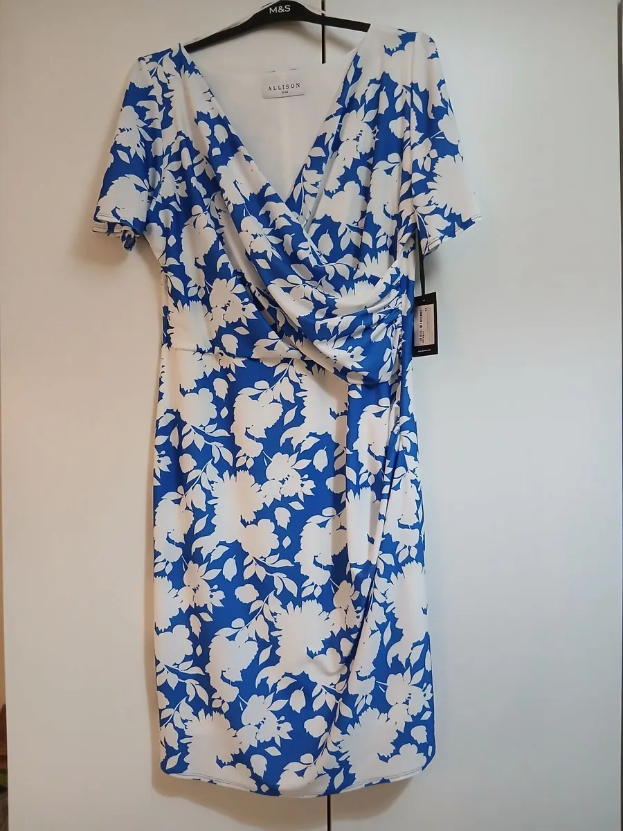 Ladies designer dress - Image 3