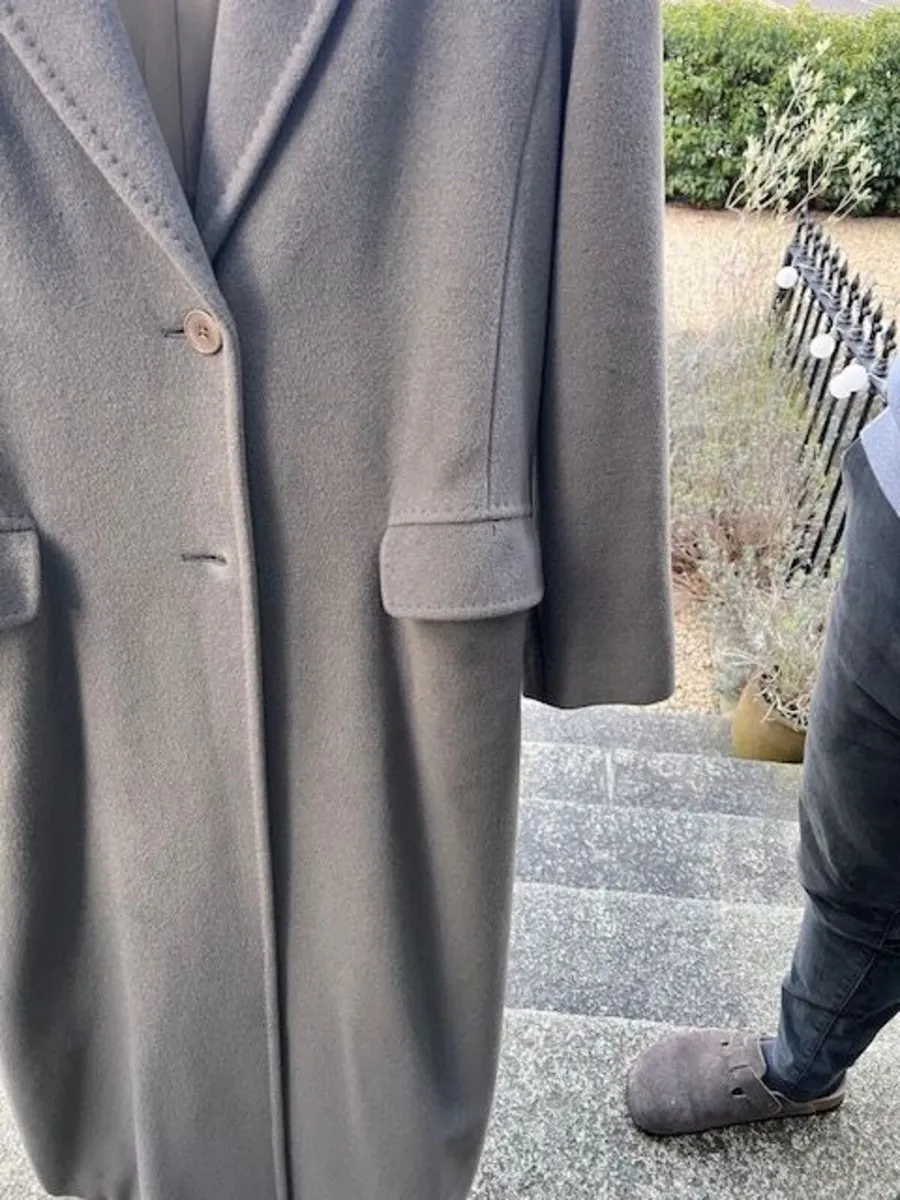 MaxMara full length women's coat - lambs wool - Image 3
