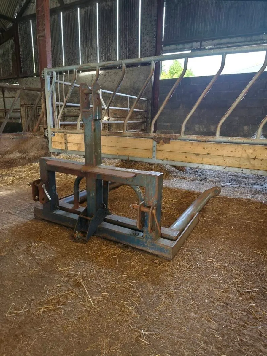 Bale Handler - Image 1