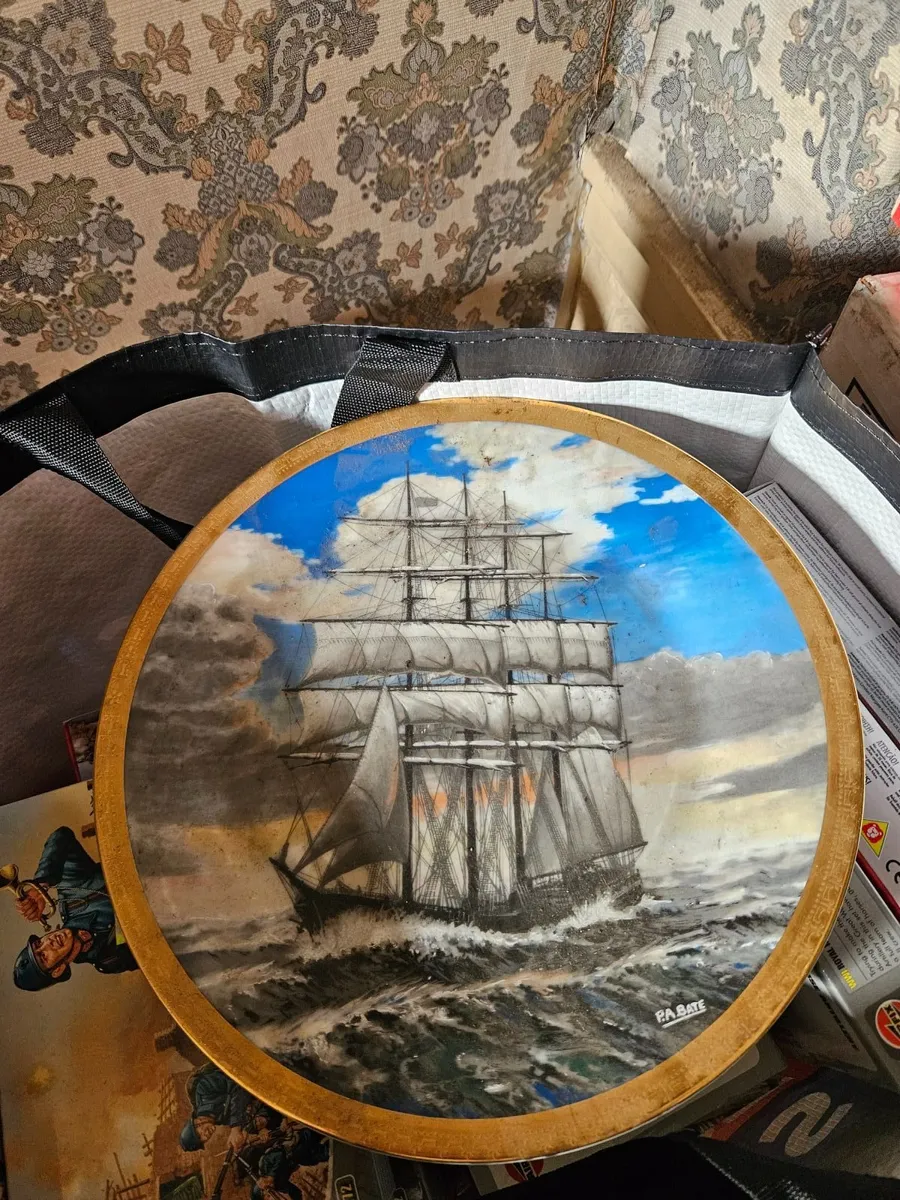 Vintage Arklow Pottery Plate - Image 1