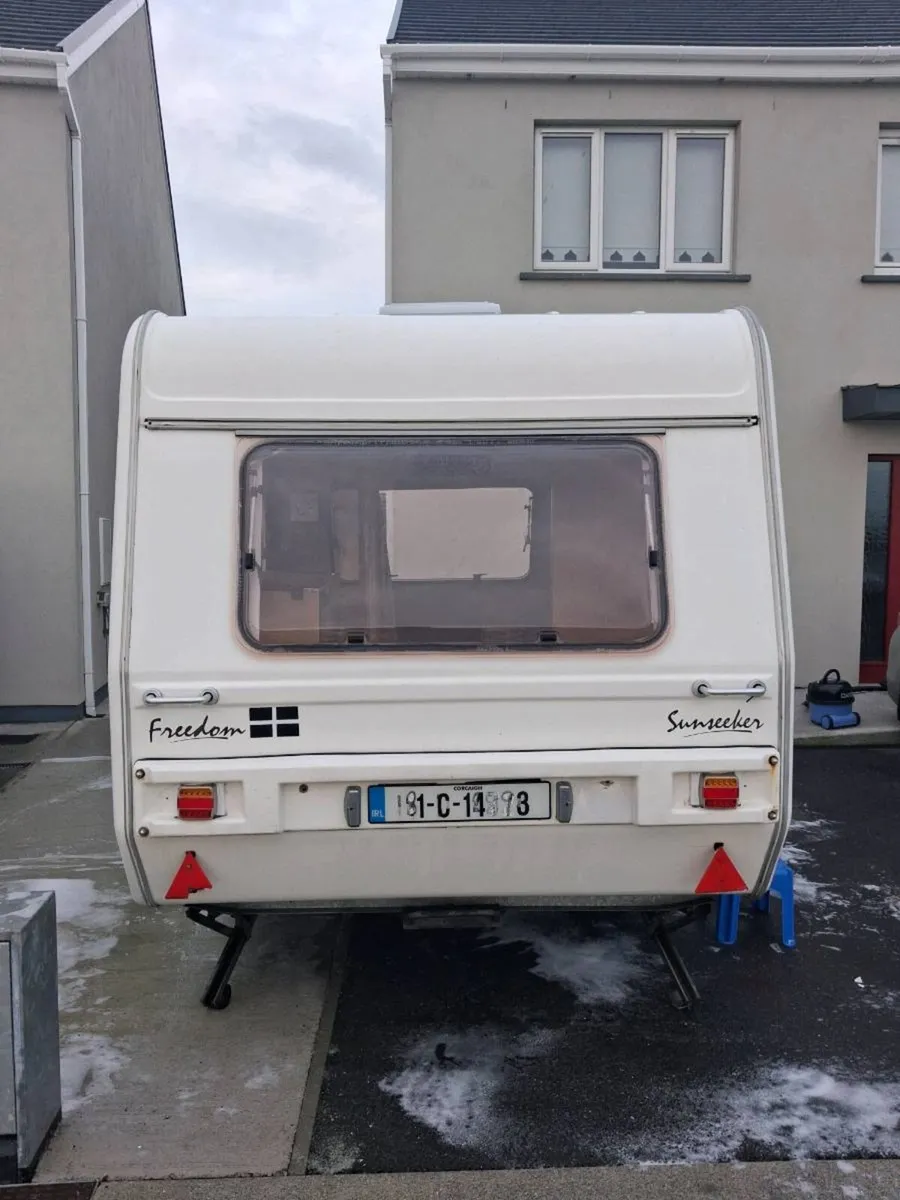 Micro Freedom Caravan, 650kg, 3 berth. - Image 2