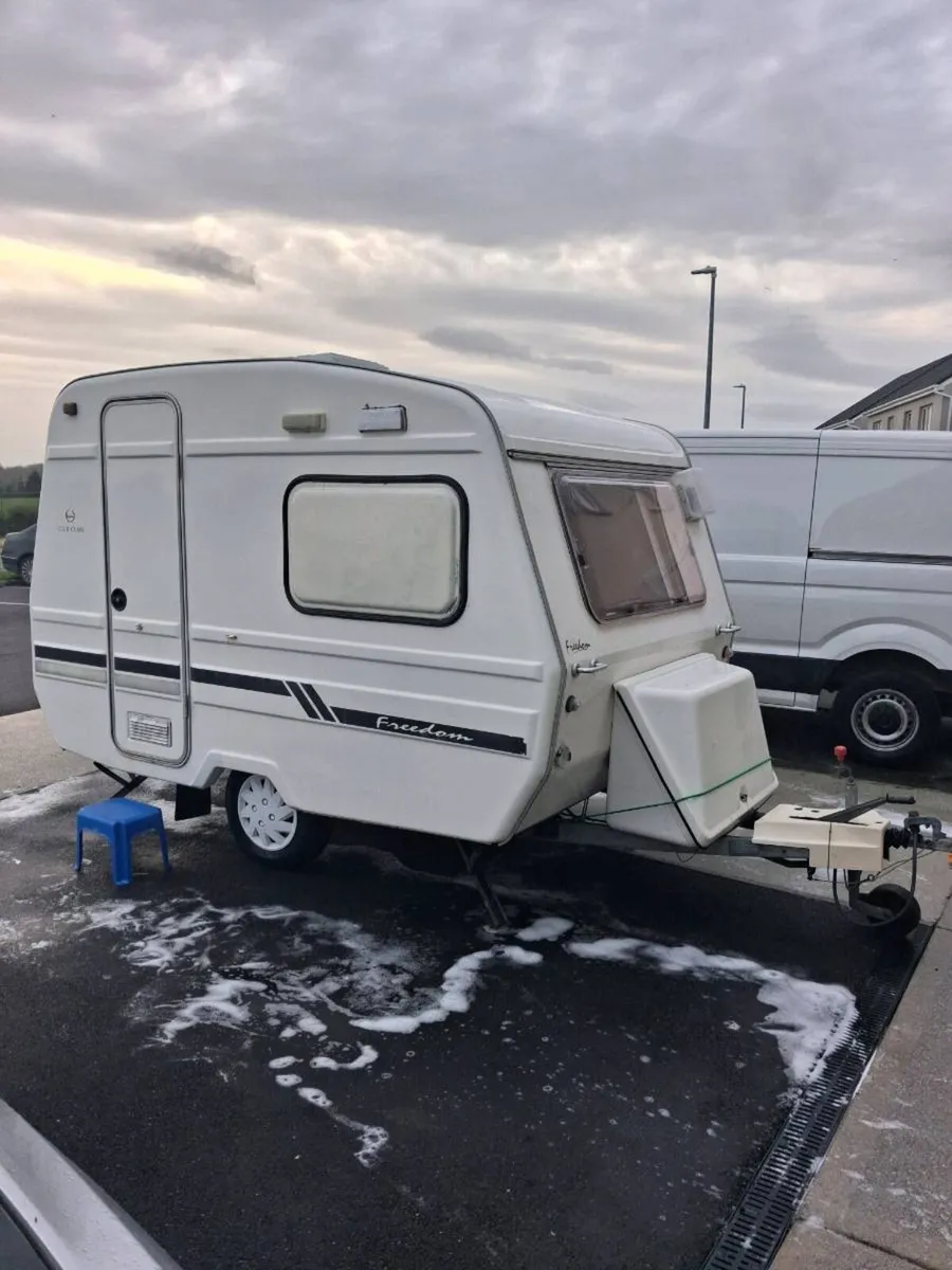 Micro Freedom Caravan, 650kg, 3 berth. - Image 3