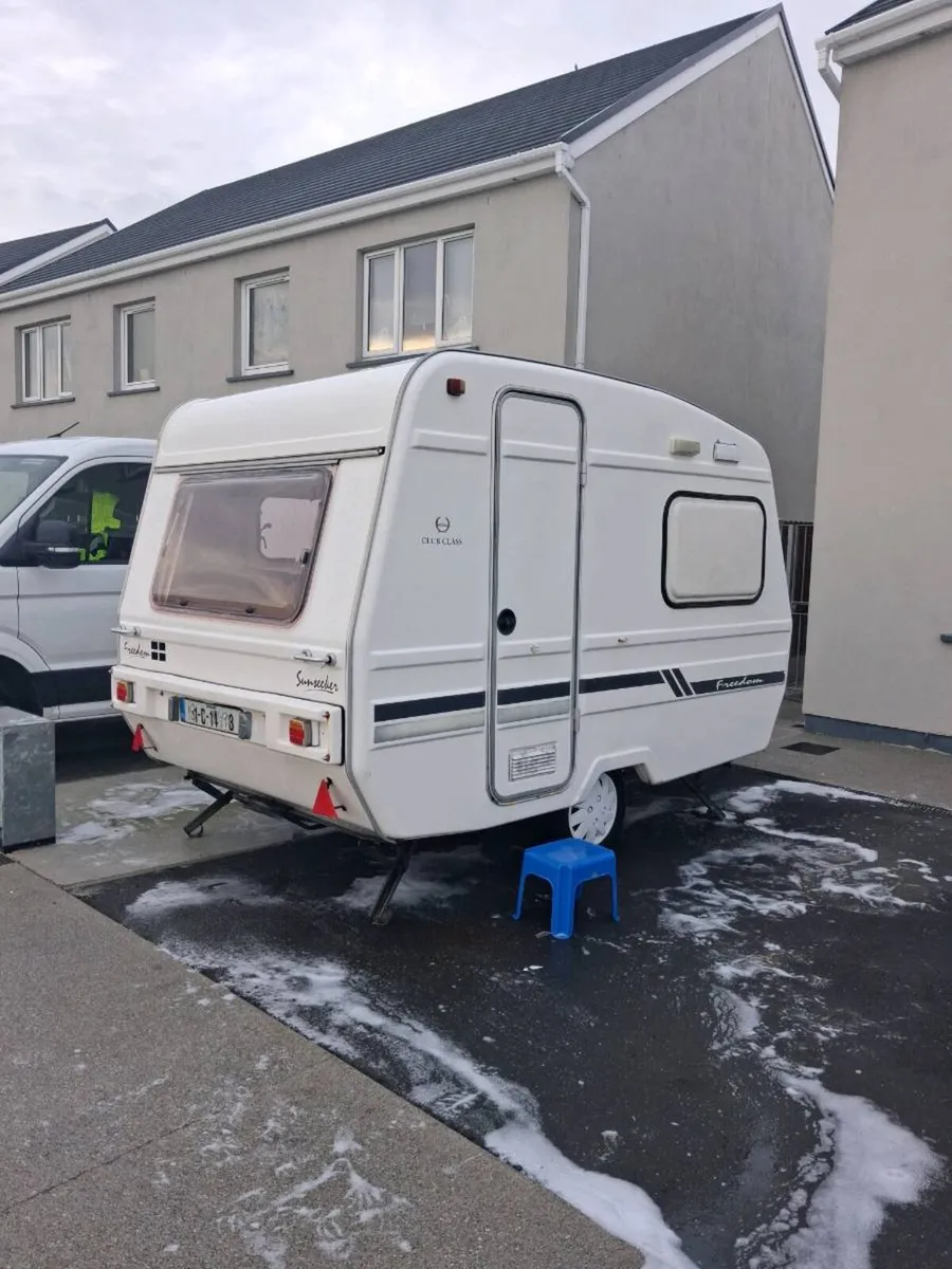 Micro Freedom Caravan, 650kg, 3 berth. - Image 4