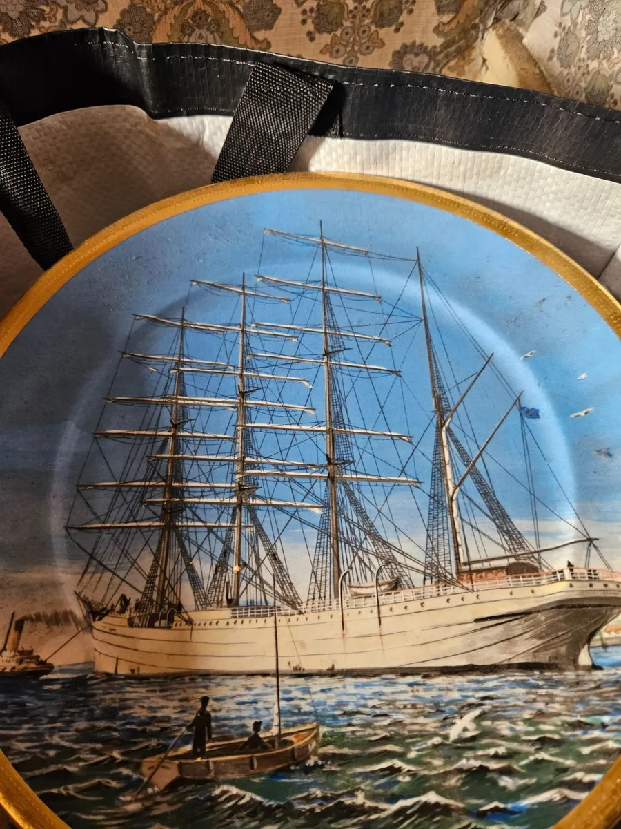 Vintage Arklow Pottery Plate - Image 3