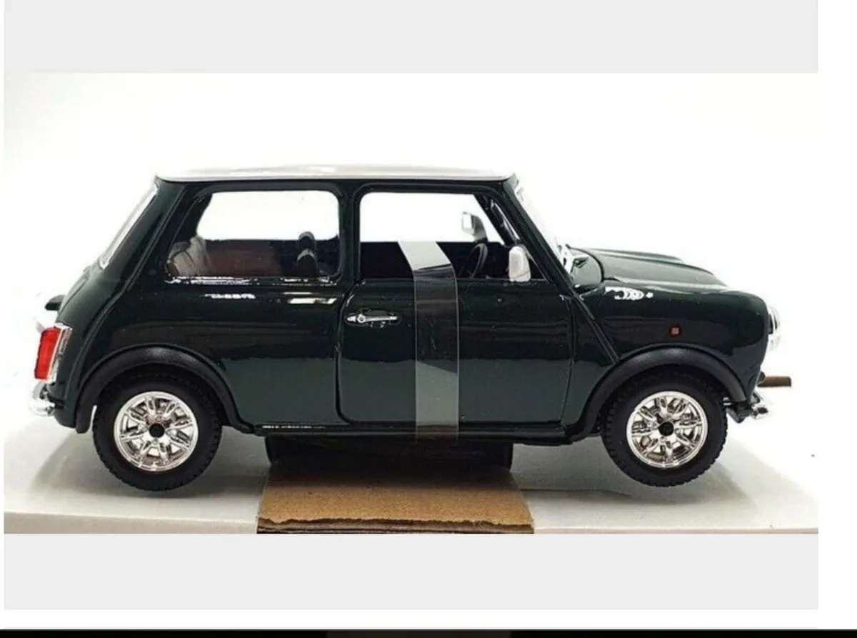 1:24 Scale Mini Cooper Green, Free Post - Image 3