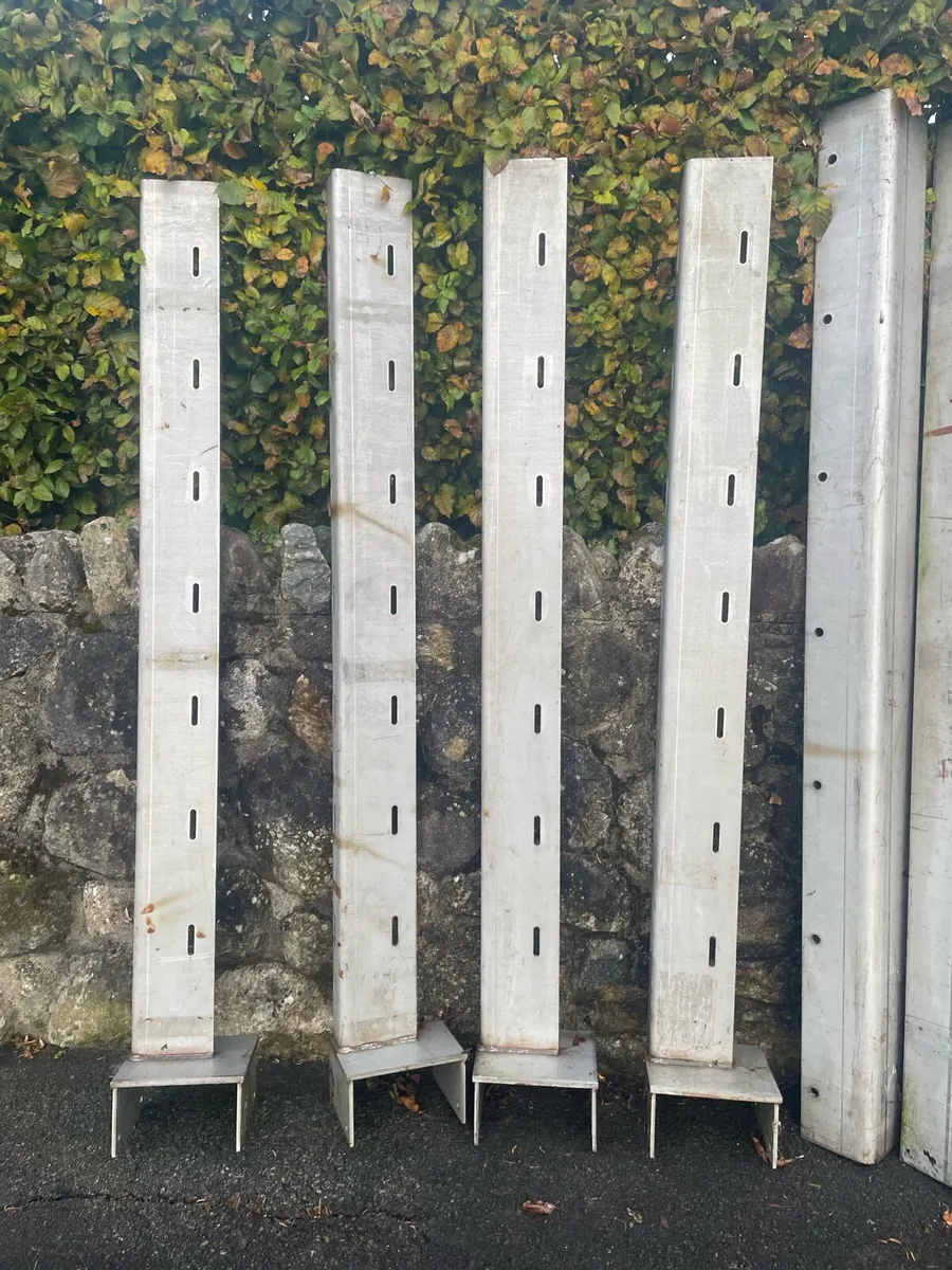Stainless steel - Image 1