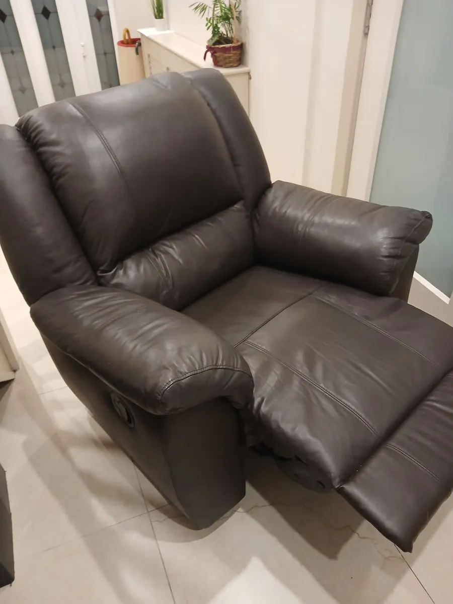 Recliner Chair - Image 2