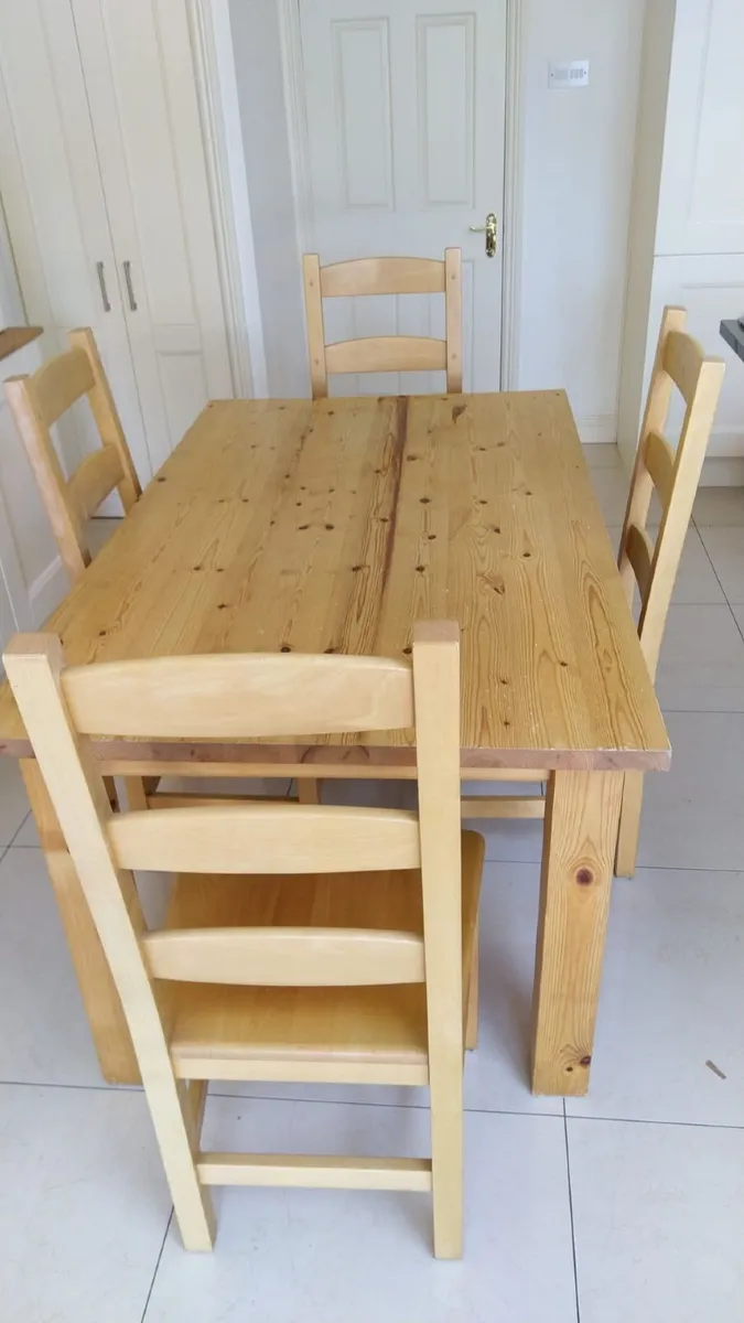 Kitchen table and 4 chairs - Image 2