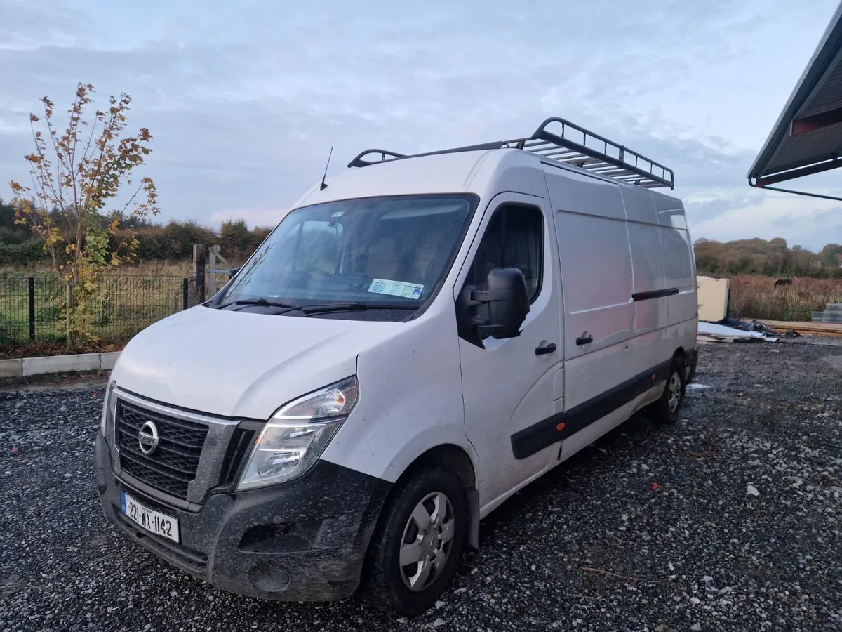 2022 Nissan lwb - Image 3