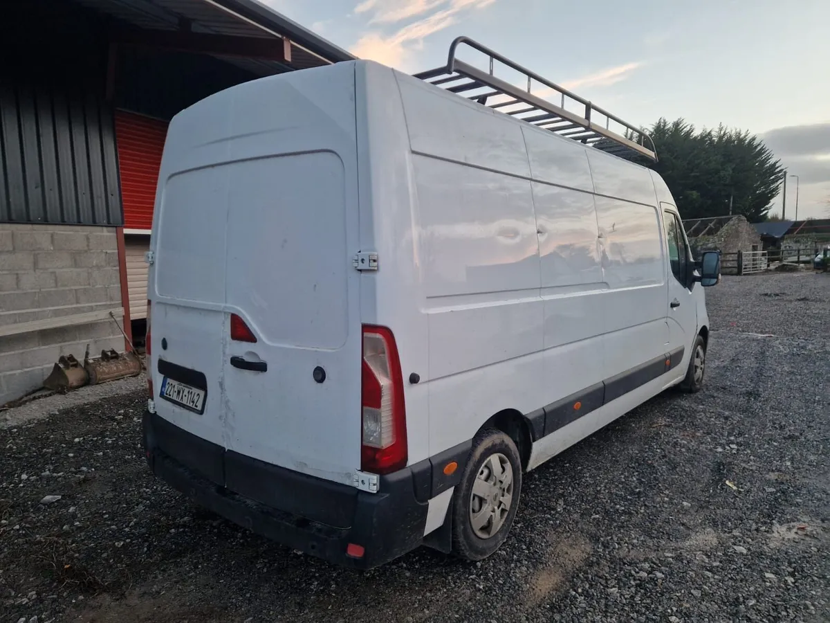 2022 Nissan lwb - Image 2