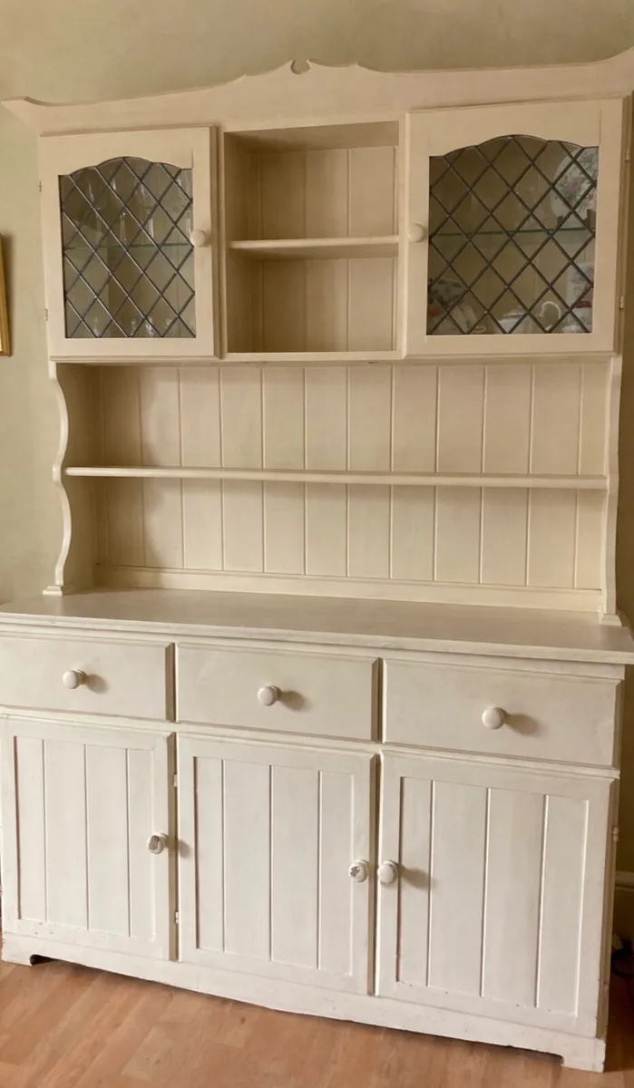 Kitchen dresser