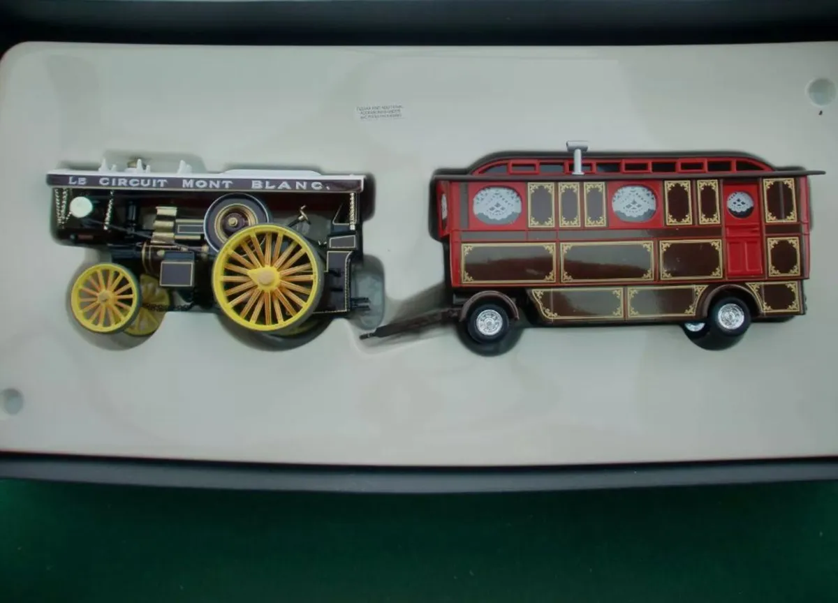 Corgi, 1/50 Scale Fowler, Showman's carnival Set - Image 1